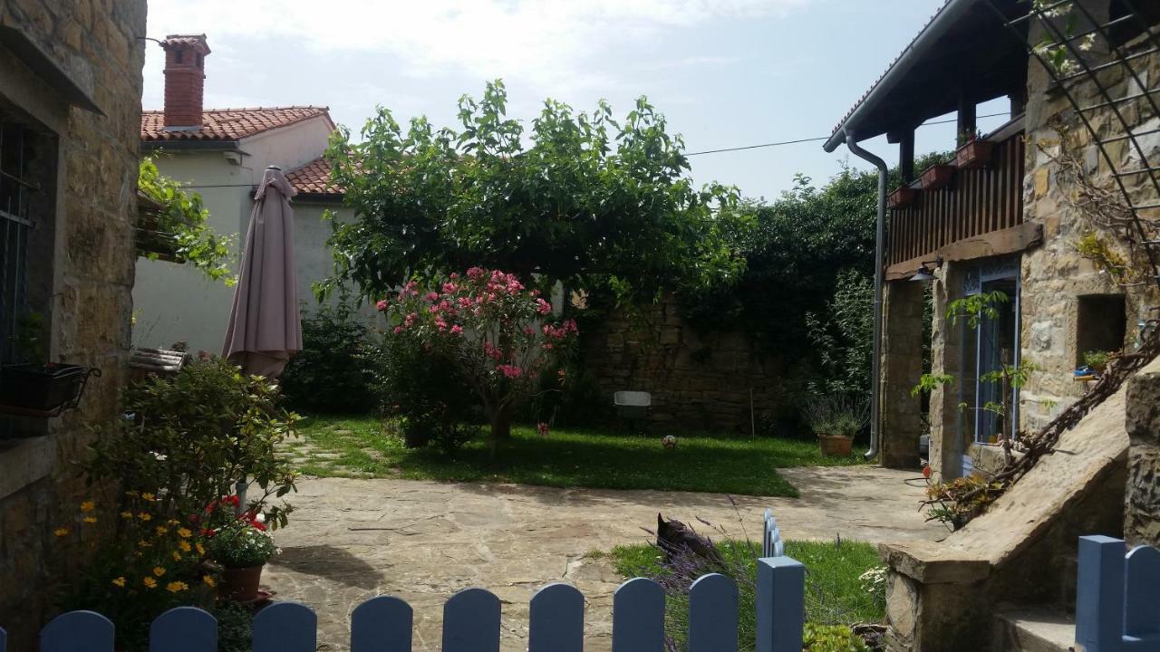Labor Istrska Hiska Villa Marezige Bagian luar foto